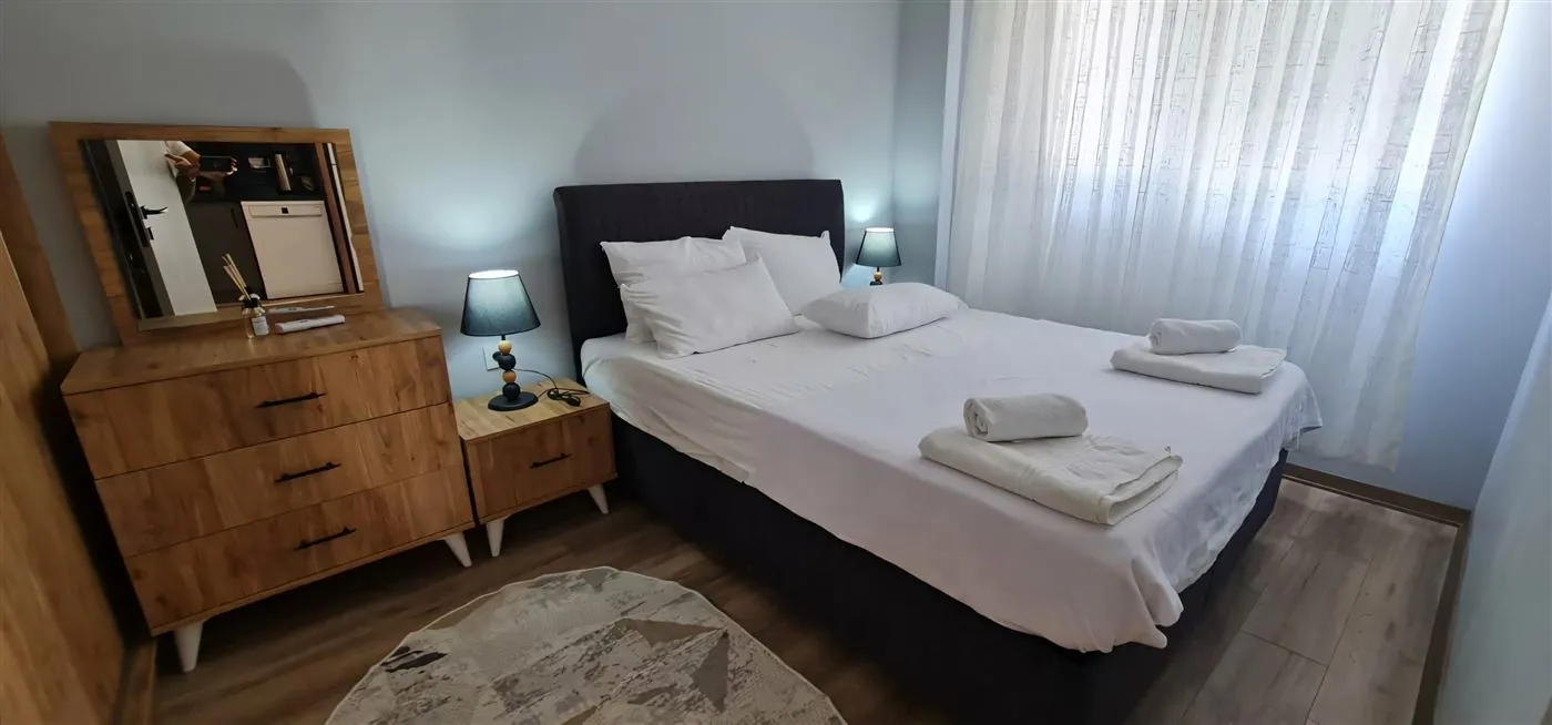 Comfortable double bedroom with natural lighting - holiday apartment Kemer